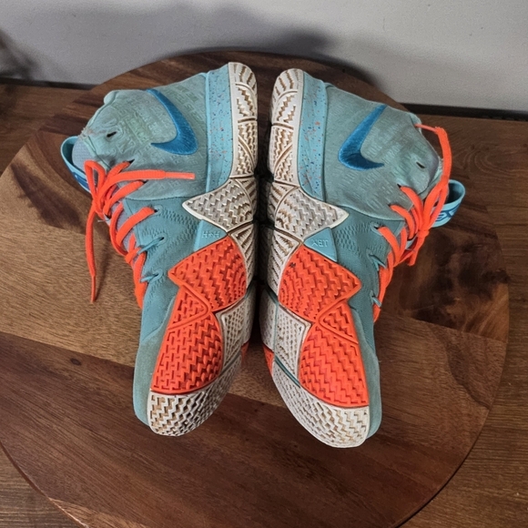 Nike Kyrie 4 \